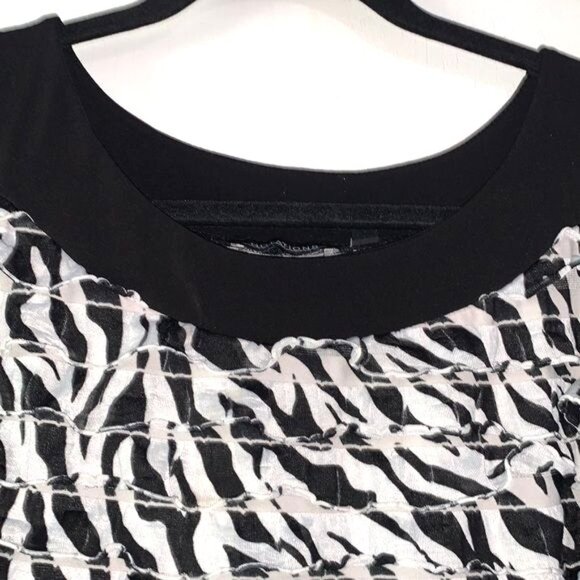 Notations XL Zebra Print Textured Sleeveless Tank Top Black & White Stretchy Fab - Picture 3 of 8